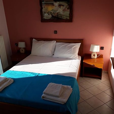 איסטרו Stelios Apartments מראה חיצוני תמונה