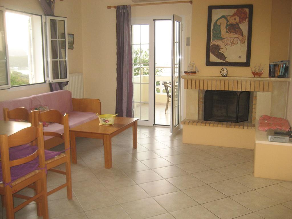 איסטרו Stelios Apartments מראה חיצוני תמונה