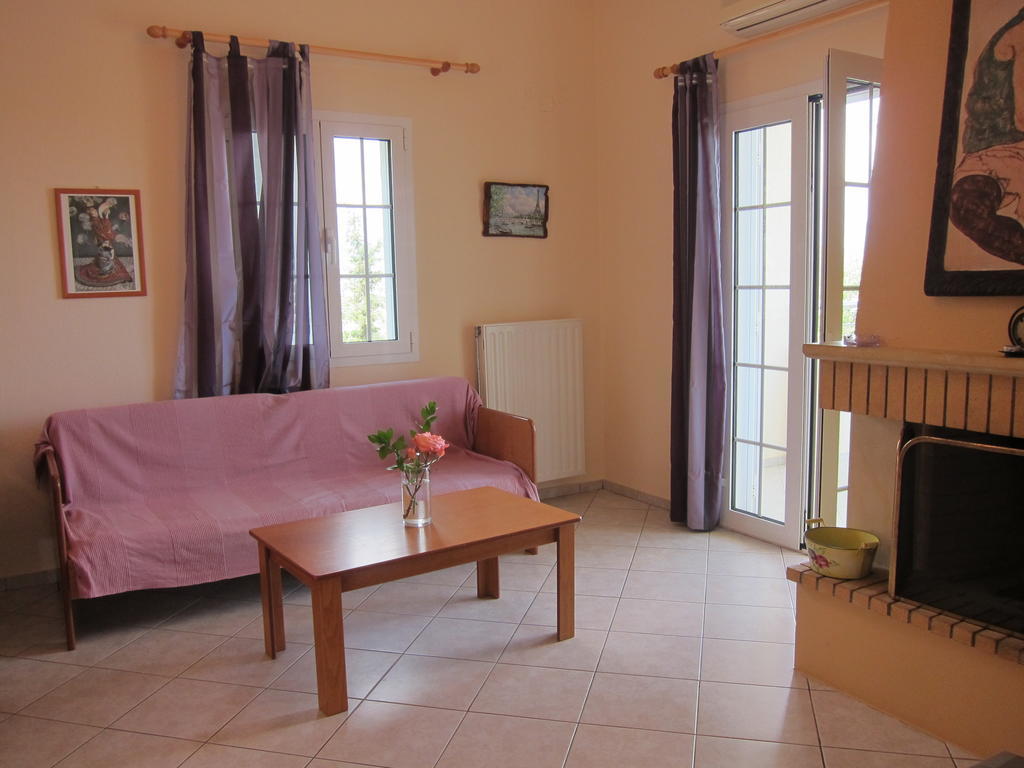 איסטרו Stelios Apartments חדר תמונה