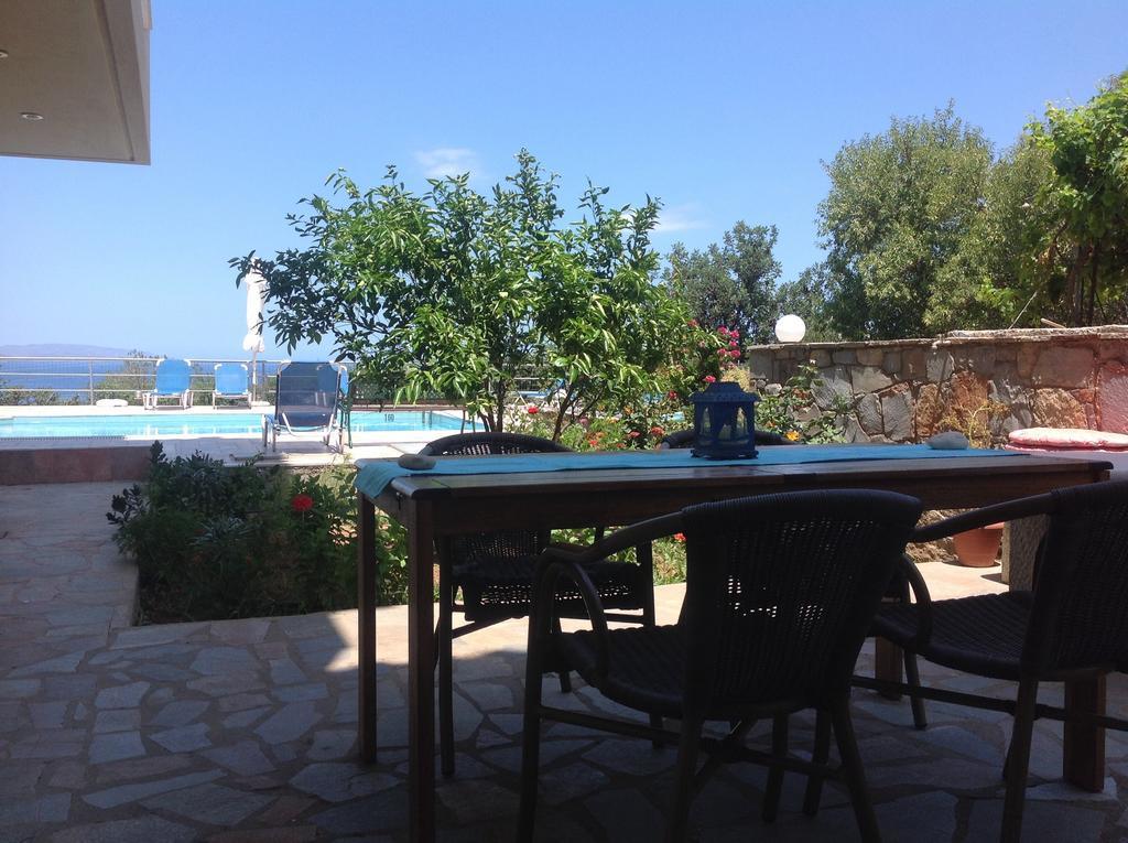 איסטרו Stelios Apartments מראה חיצוני תמונה