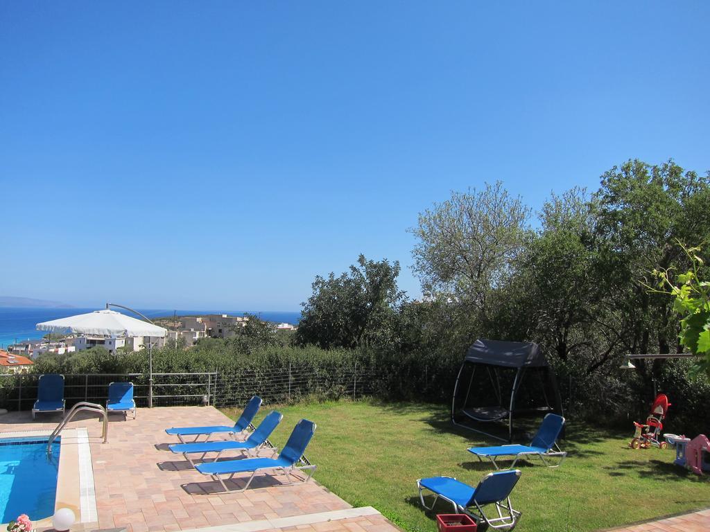 איסטרו Stelios Apartments מראה חיצוני תמונה