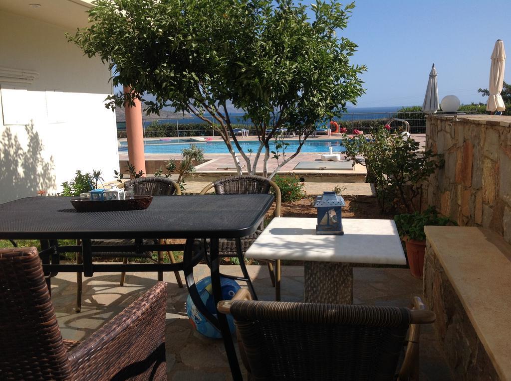 איסטרו Stelios Apartments מראה חיצוני תמונה