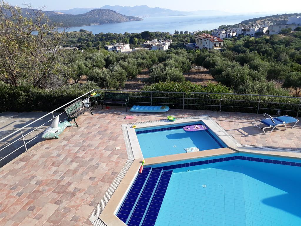 איסטרו Stelios Apartments מראה חיצוני תמונה