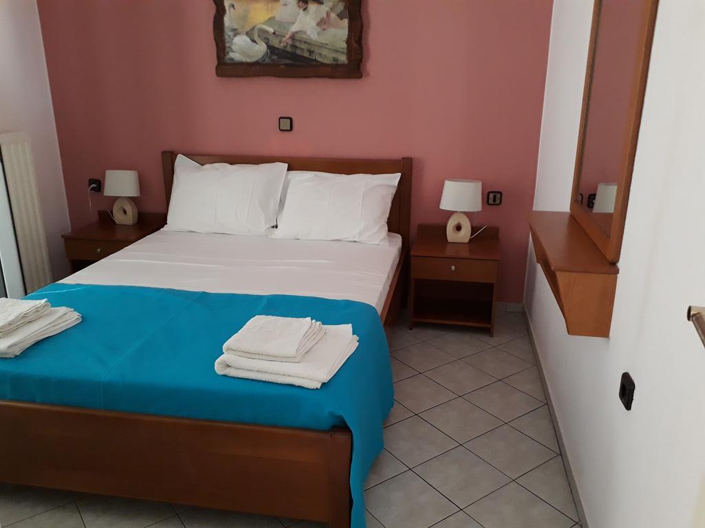 איסטרו Stelios Apartments מראה חיצוני תמונה
