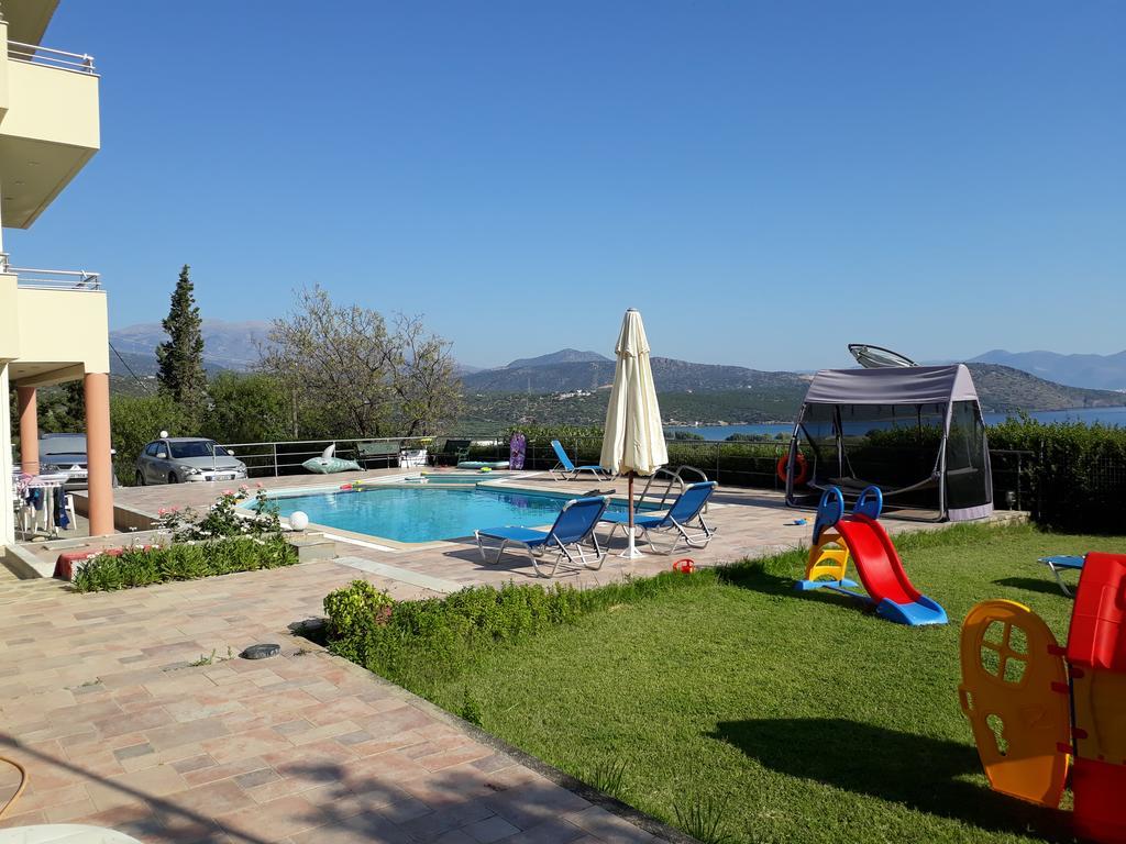 איסטרו Stelios Apartments מראה חיצוני תמונה